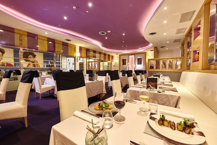 Dining 55 of 82
