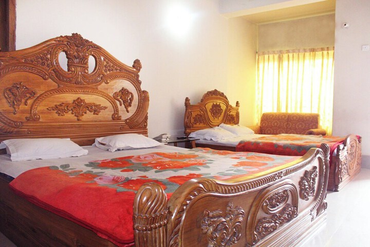 Room 9 of 27