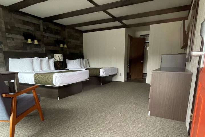Room 31 of 107