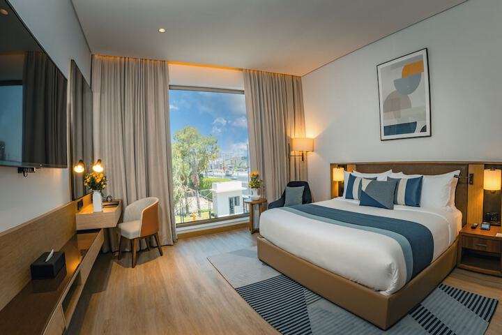 Room 4 of 62