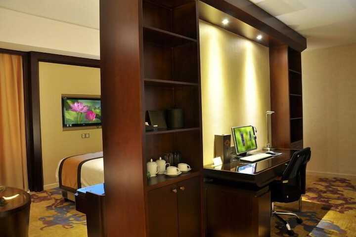 Room 12 of 22