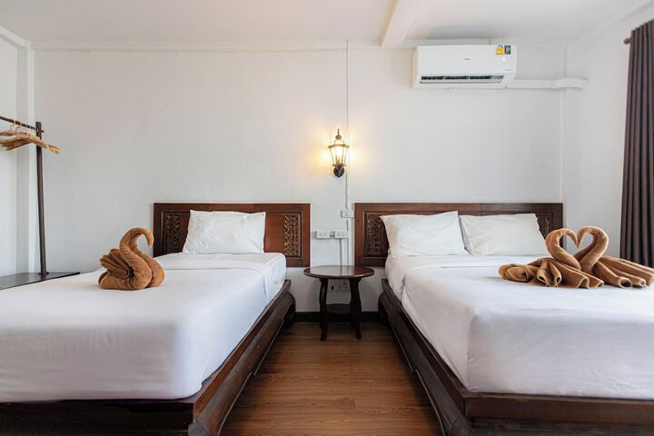 Room 15 of 34