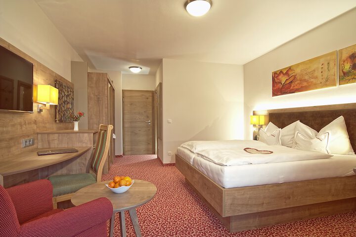 Room 2 of 53