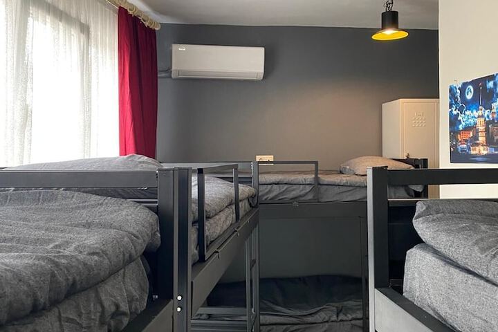 Room 85 of 126