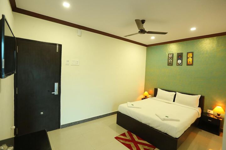 Room 17 of 32