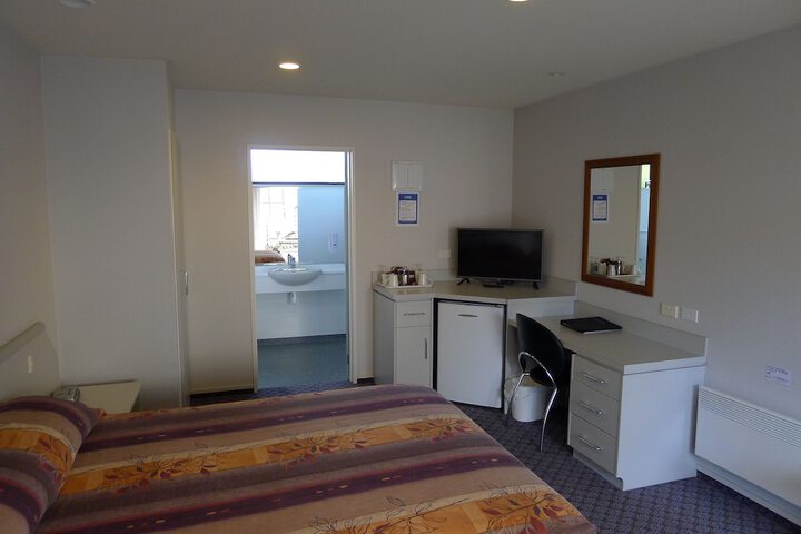 Room 4 of 36