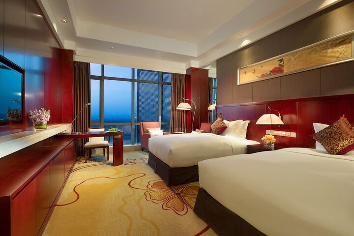 Room 12 of 40
