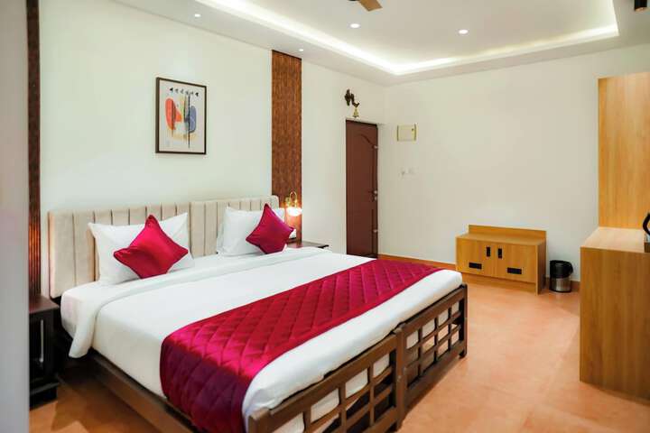 Room 9 of 24