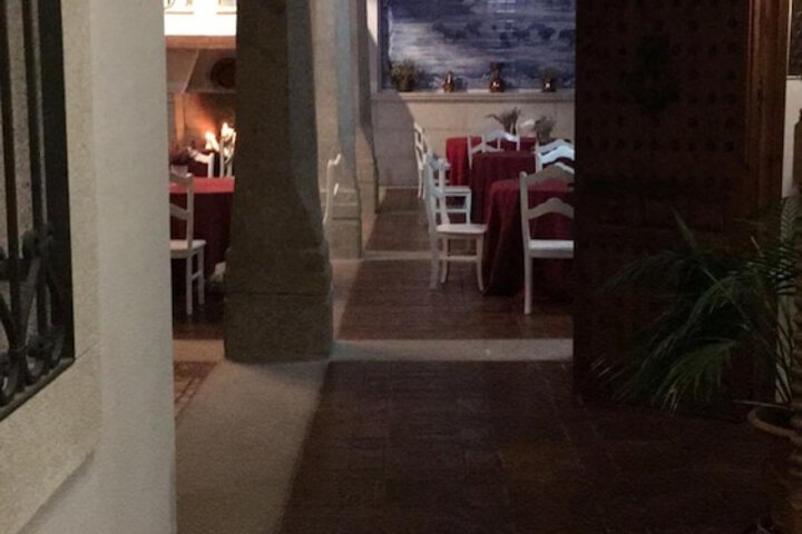 Dining 31 of 58