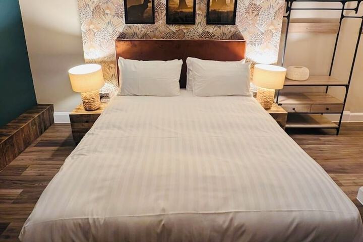 Room 4 of 15