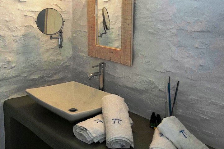 Room 18 of 23