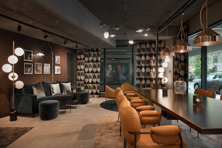 Guest Lobby
