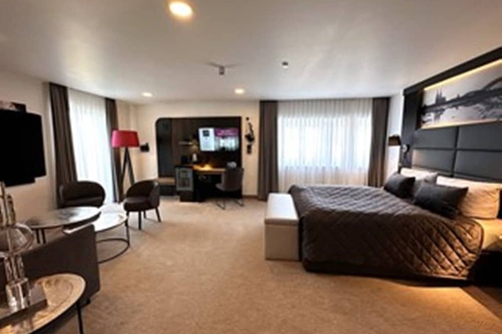 Room 109 of 194