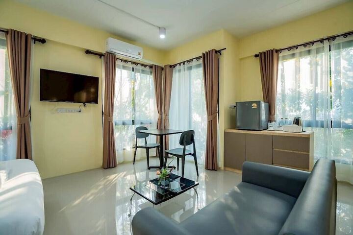 Room 9 of 15
