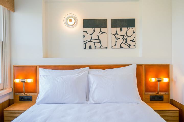 Room 34 of 113