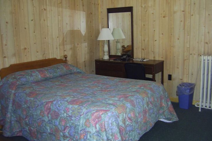 Room 5 of 24