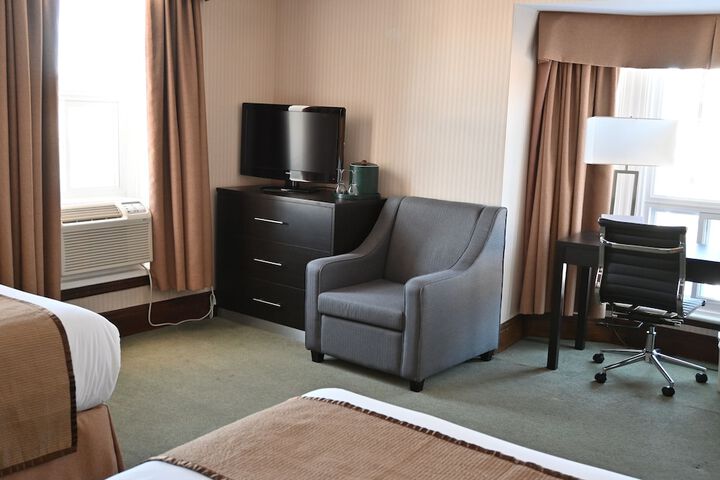 Room 19 of 124