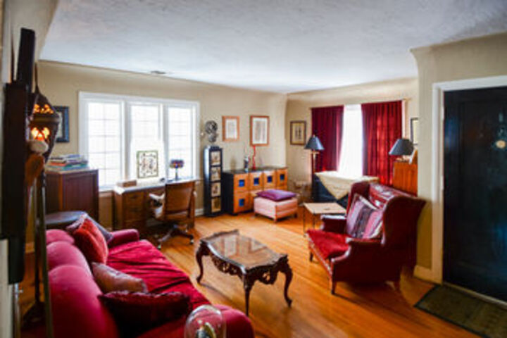 Photo of 1923 Art Deco Hollywood Bungalow by RedAwning