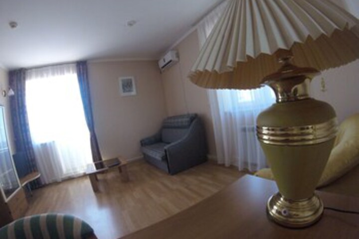 Room 42 of 47