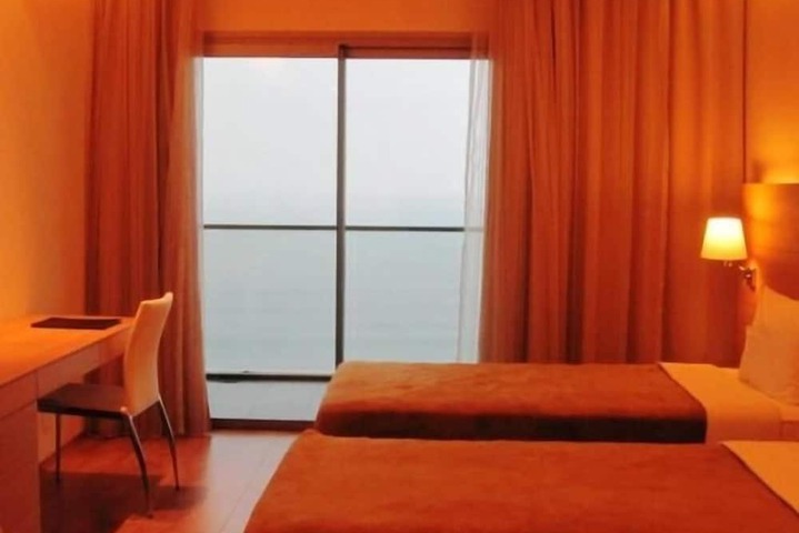 Room 11 of 23