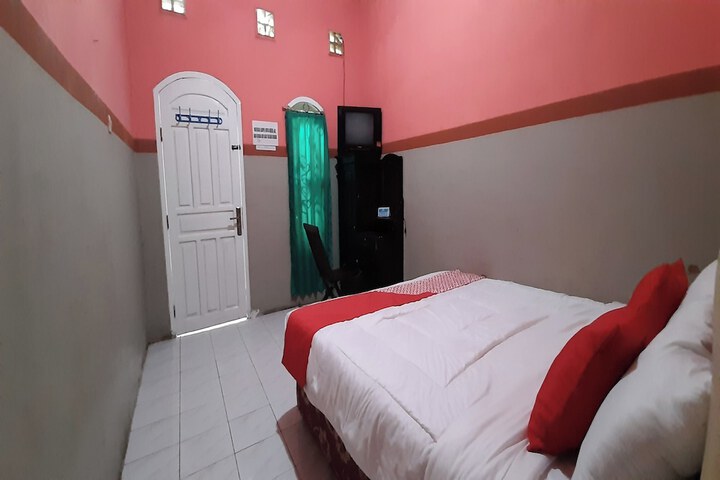Room 8 of 23