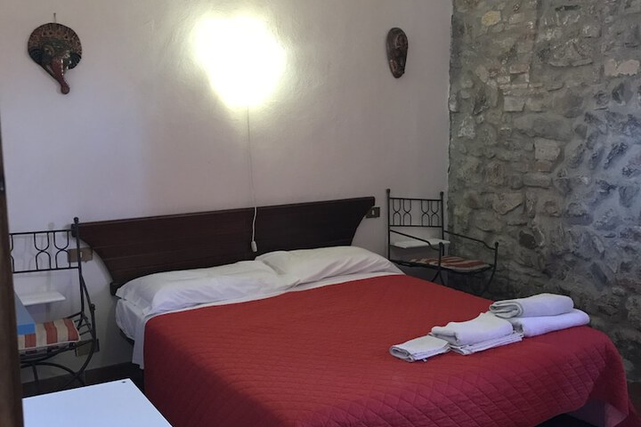 Room 12 of 70