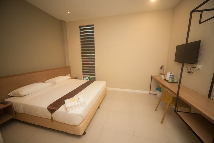 Room 13 of 63