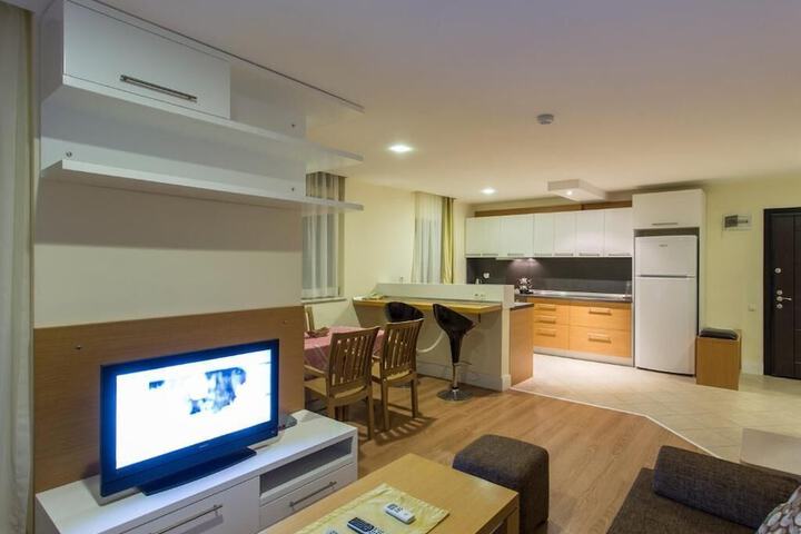 Room 4 of 38