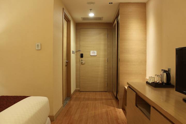 Room 15 of 96