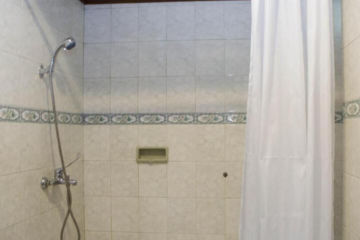 Room 16 of 38