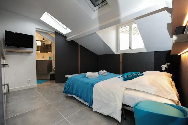 Room 13 of 26
