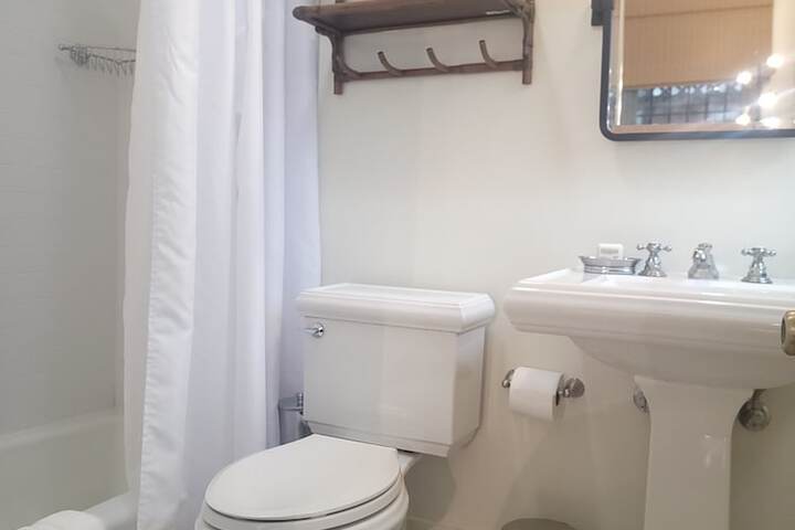 Room 9 of 31