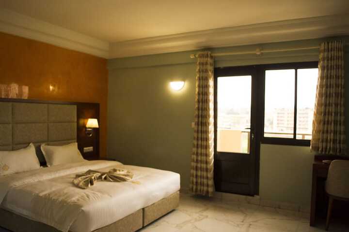 Room 17 of 38