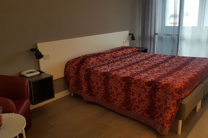 Room 7 of 54