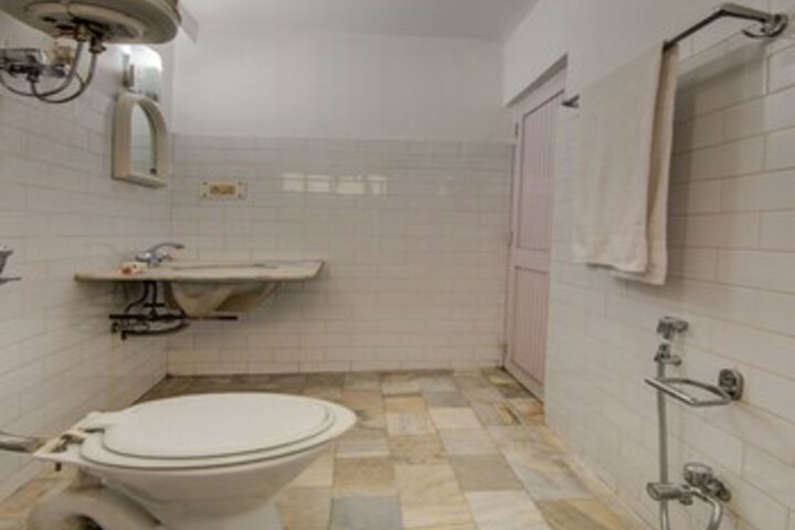 Room 2 of 18