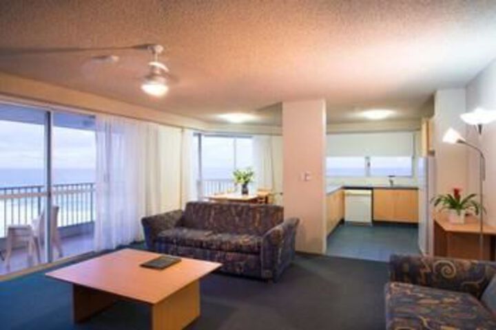 Room 9 of 12