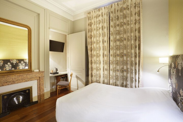 Room 15 of 61