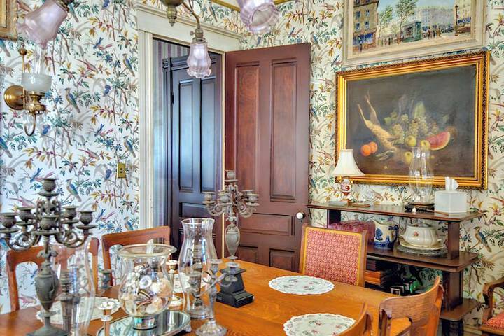 Room 50 of 95