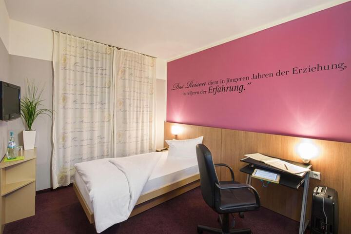 Room 16 of 29