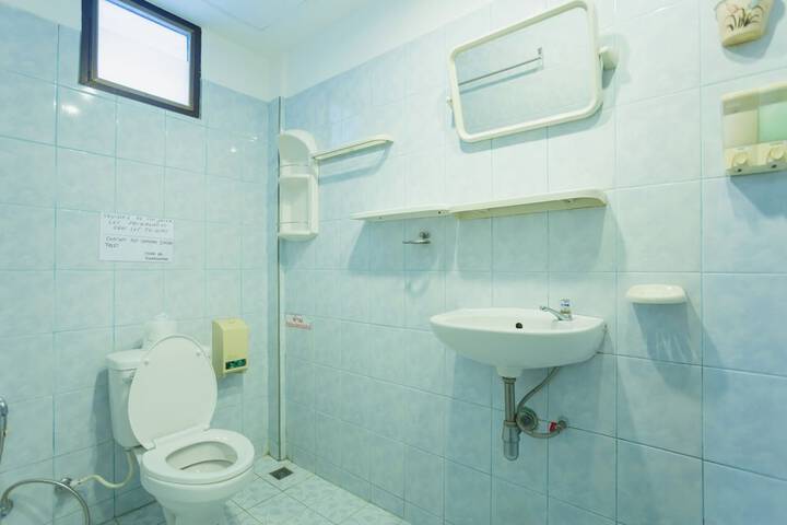 Room 170 of 208