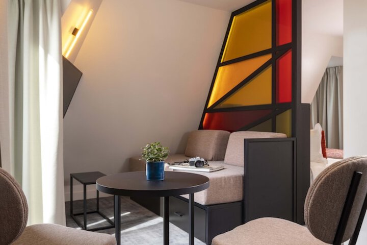 Room 20 of 65