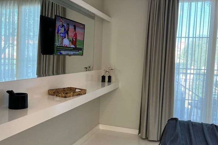 Room 11 of 72