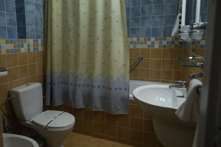 Room 21 of 53