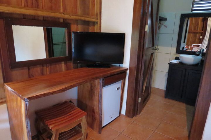 Room 6 of 27