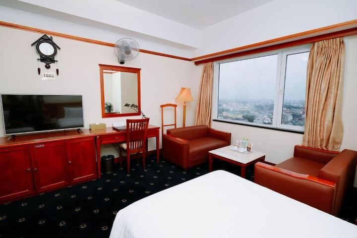 Room 34 of 119