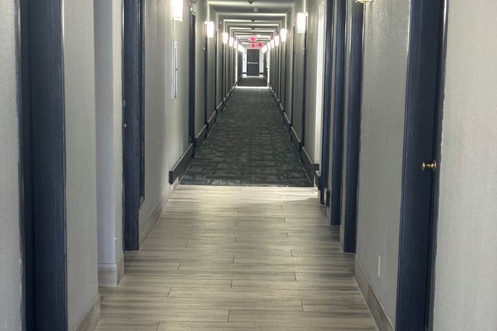 Ballroom/Hall 31 of 49
