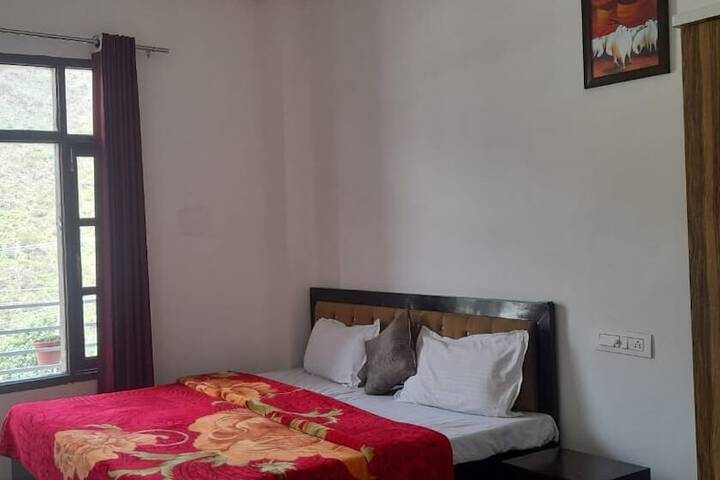 Room 7 of 25