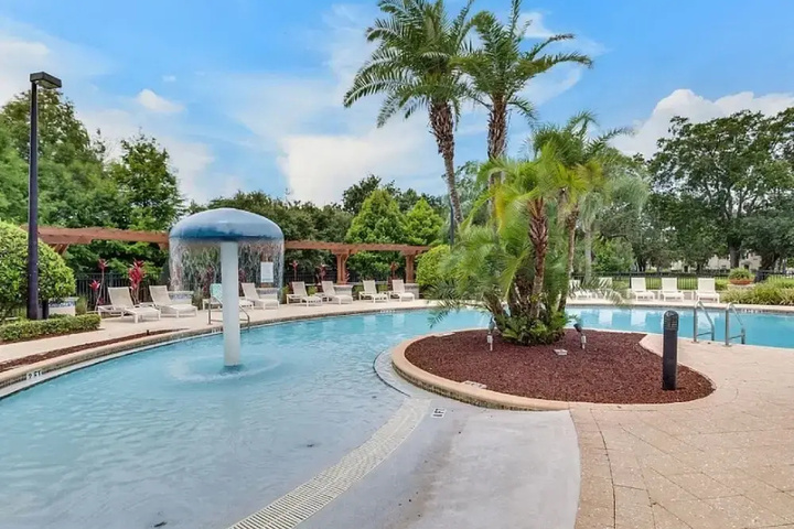 Pool 10 of 21