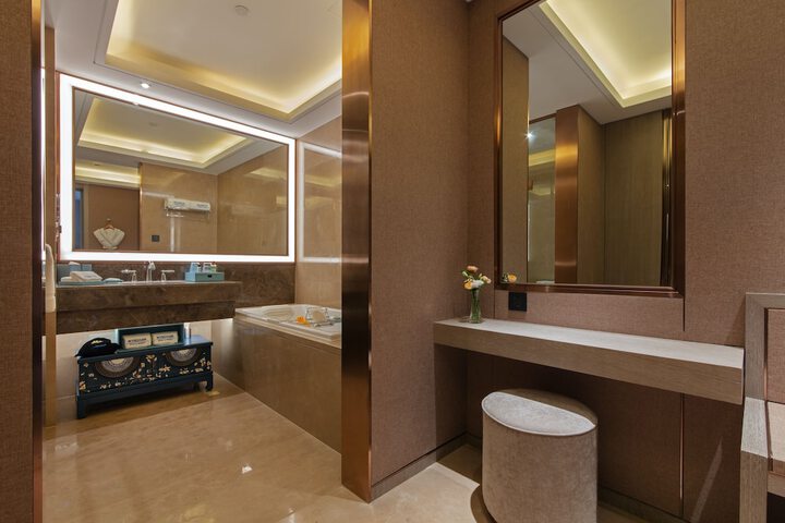 Room 3 of 42