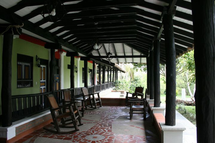 Ballroom/Hall 78 of 153